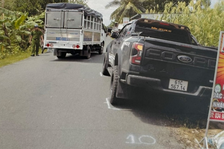 Công an huyện Trà Ôn (cũ) dựng lại hiện trường vụ tai nạn khiến nữ sinh 14 tuổi tử vong. (Ảnh: Gia đình cung cấp)