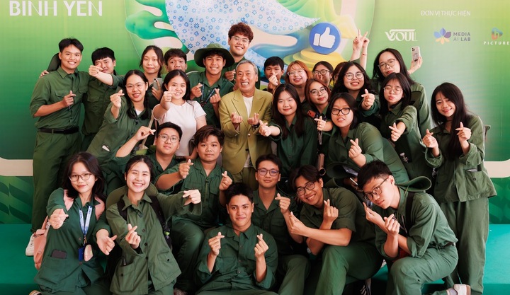 Đạo diễn Nguyễn Quang Dũng đồng hành cùng cuộc thi.