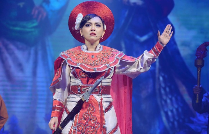 Bùm Bum - cháu gái NSƯT Vũ Linh thể hiện "Tiếng trống Mê Linh" gây phản ứng.