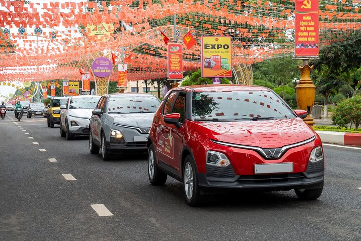 Hoàn tất 3.520 đơn đặt mua xe trong một ngày, VinFast lập kỷ lục chưa từng có - 3