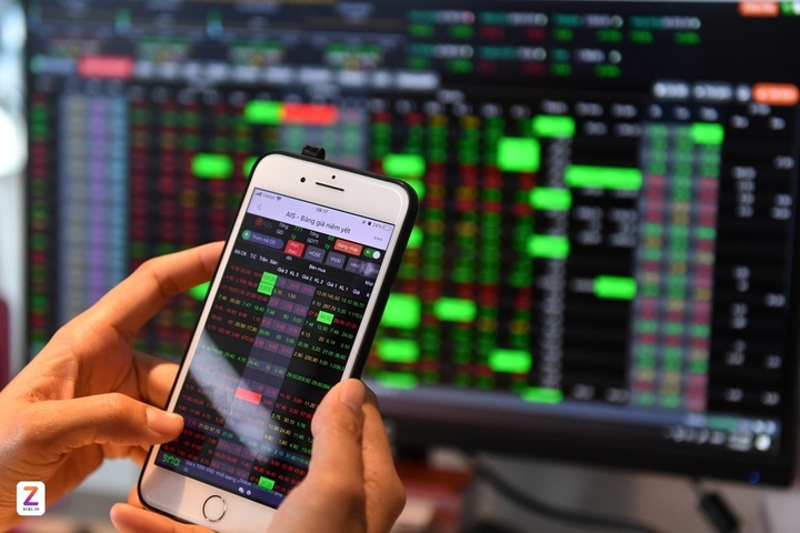 Bộ Tài chính đề xuất quy định về thu nhập từ chuyển nhượng vốn, chuyển nhượng chứng khoán. (Ảnh: Zing)