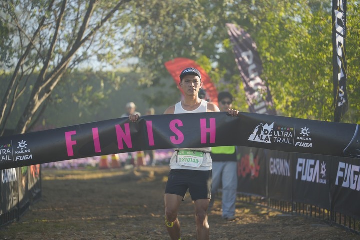 Jơ Ngõh Ya Diệp - Nam Vận Động Viên cán đích cự ly 21km đầu tiên.