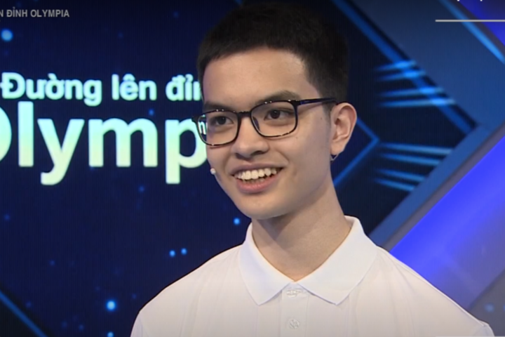 Xuyên suốt các phần thi, Bành Gia Huy luôn nở nụ cười tươi và thể hiện phong thái điềm tĩnh.