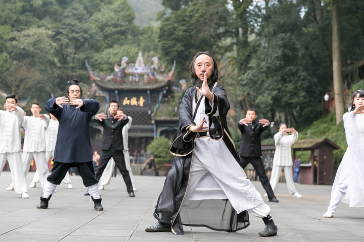 Lưu Tuy Tân là chưởng môn phái Thanh Thành