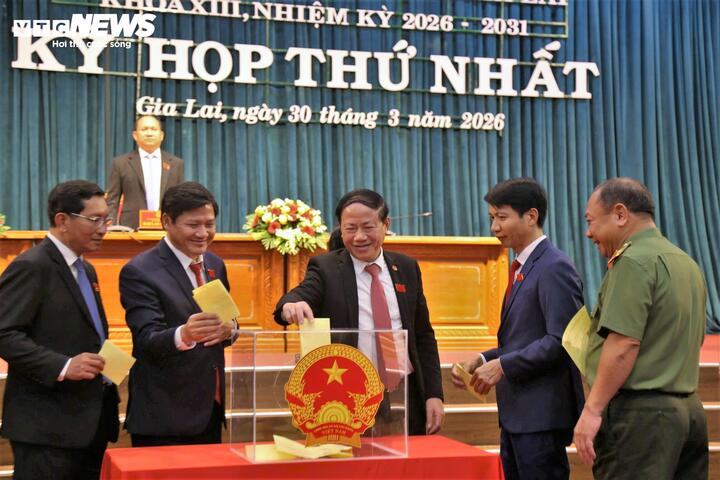 Gia Lai bầu loạt chức danh chủ chốt HĐND, UBND tỉnh nhiệm kỳ mới