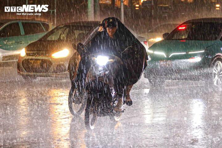 Trong 10 ngày tới, miền Bắc có thể đón không khí lạnh yếu, vùng núi Bắc Bộ nguy cơ xuất hiện mưa dông kèm mưa đá. (Ảnh minh hoạ: Minh Đức)