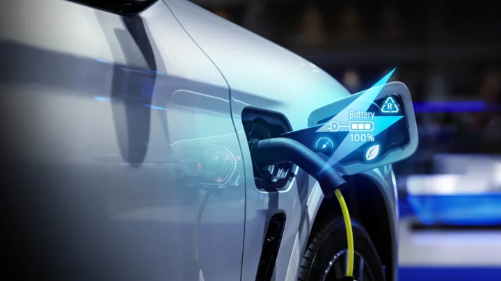 Minh họa xe điện đạt trạng thái sạc đầy 100%. (Nguồn: Shutterstock)