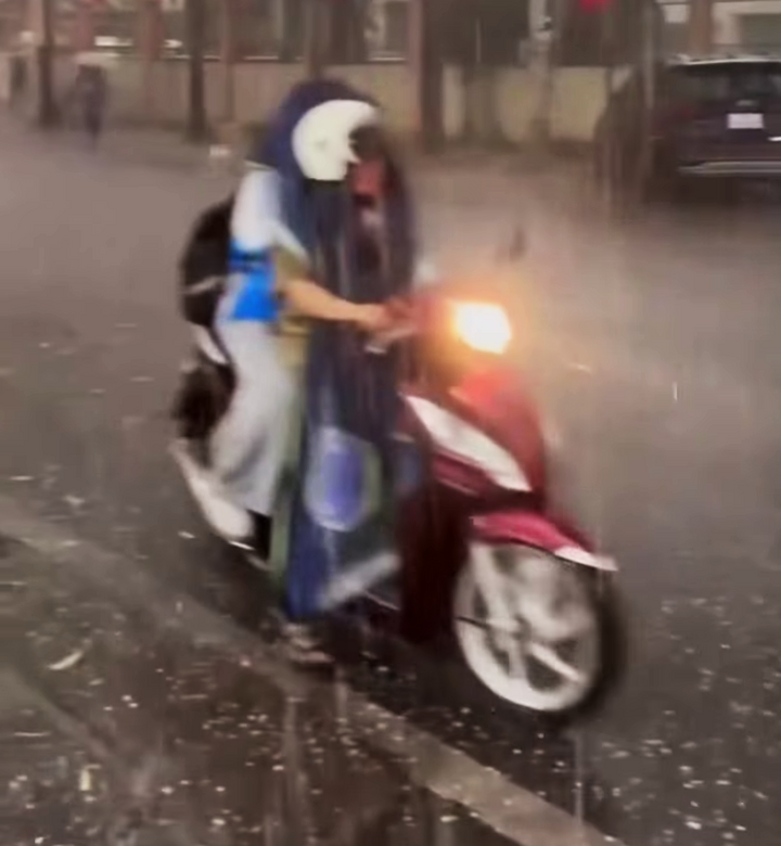 Khu vực Mạo Khê, tỉnh Quảng Ninh ghi nhận mưa đá trong sáng 30/3.