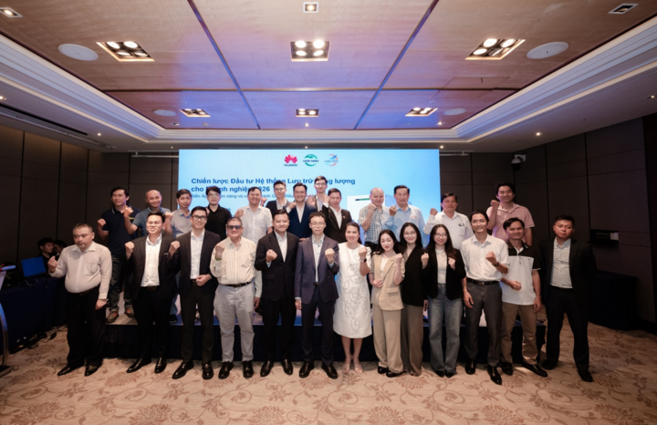 Hội thảo “Chiến lược đầu tư hệ thống lưu trữ năng lượng cho doanh nghiệp 2026” thu hút quan tâm nhiều chuyên gia trong ngành. (Ảnh: Hoa Nam Energy)