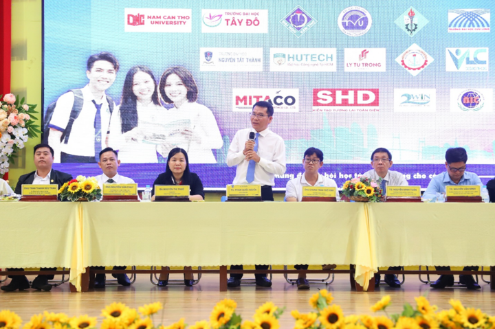 Gần 3.000 học sinh trải nghiệm ngành học, tìm hiểu tuyển sinh tại ĐH Trà Vinh - 1