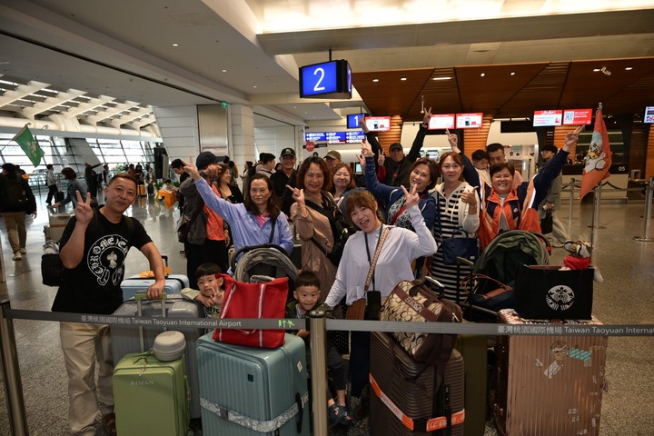 Khách quốc tế ấn tượng với dịch vụ của Sun PhuQuoc Airways - 4