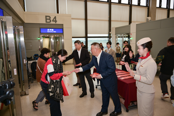 Khách quốc tế ấn tượng với dịch vụ của Sun PhuQuoc Airways - 3