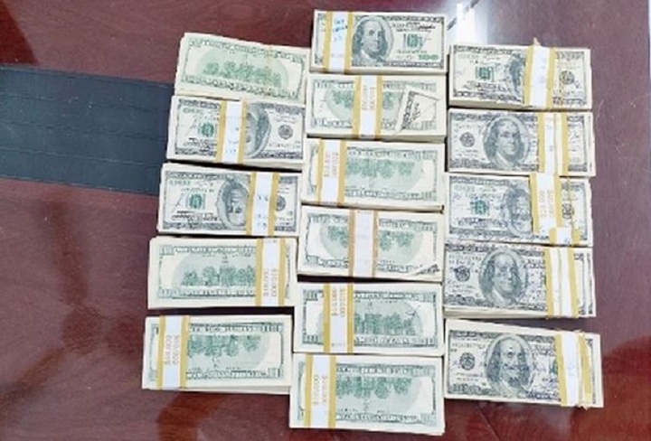 Sau khi nhận được tiền giả, Lê Xuân Cương rủ Võ Quốc Hòa mang đi tiêu thụ. (Ảnh minh họa)