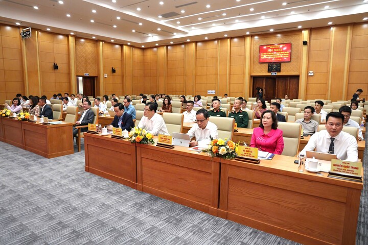 Các đại biểu tham dự hội nghị.