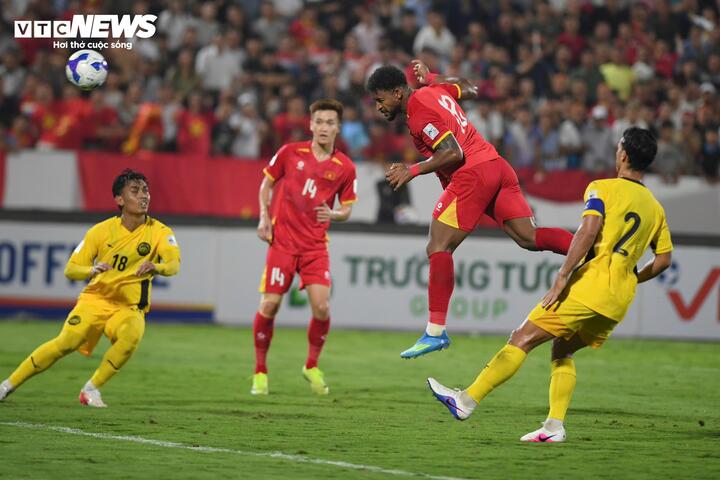Kết quả Việt Nam 3 - 1 Malaysia: Xuân Son ghi 2 bàn Xuân Son ghi 2 bàn vào lưới Malaysia. (Ảnh: Đắc Huy)