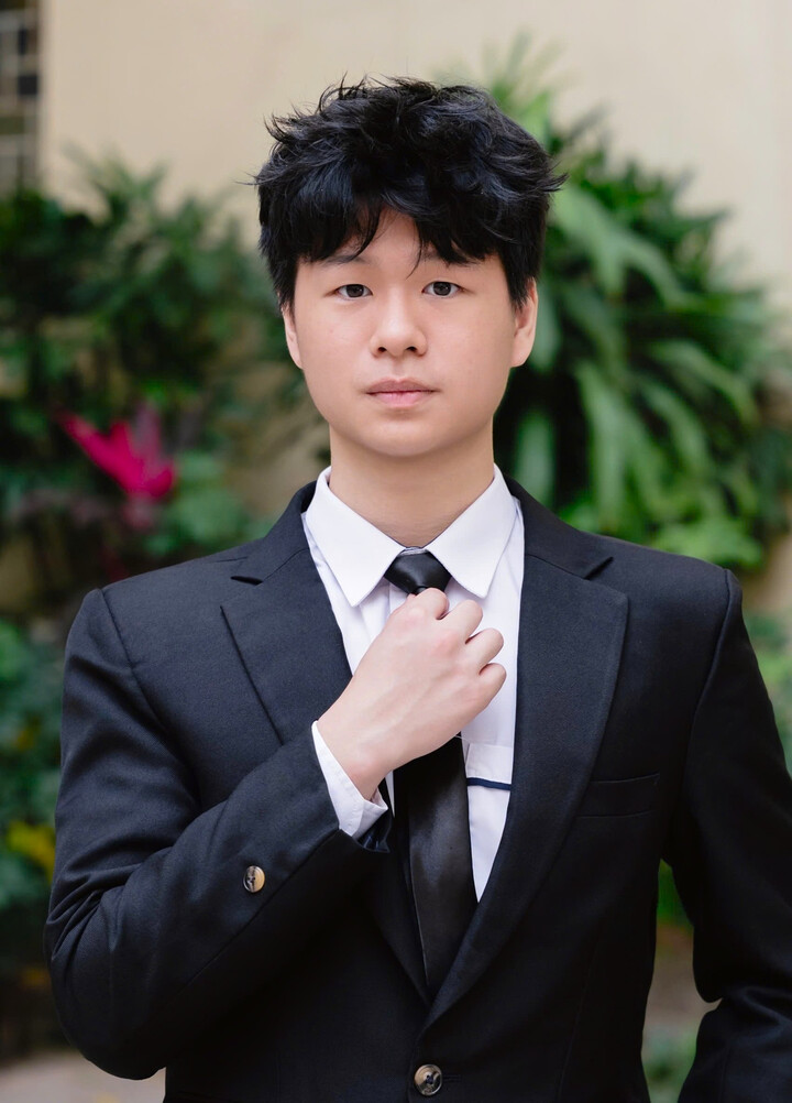 Lê Tuấn Phong, lớp 12 Tin đạt điểm SAT 1600.