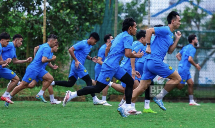 Báo Malaysia cho rằng chiến thắng trước Việt Nam sẽ phần nào xoa dịu nỗi đau của người hâm mộ nước này. (Nguồn: Berita Harian)