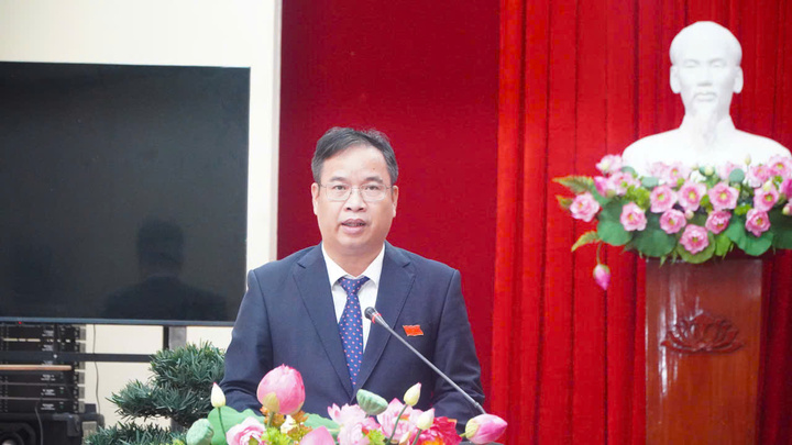 Tân Chủ tịch HĐND TP Huế Phạm Đức Tiến khóa IX, nhiệm kỳ 2026 - 2031 phát biểu nhận nhiệm vụ. (Ảnh: T.H)