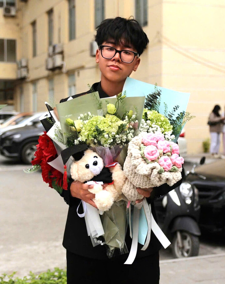 Phạm Kỳ Anh, lớp 12 Anh 2 đạt điểm SAT 1600.