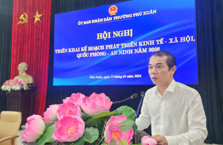 Ông Võ Lê Nhật được điều động đến nhận công tác tại Sở Xây dựng TP Huế để bổ nhiệm giữ chức giám đốc Sở. (Ảnh: Cổng TTĐT TP Huế)