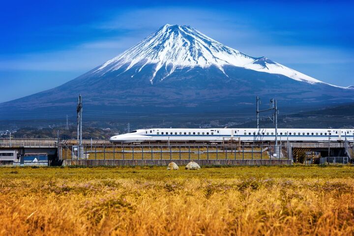Tuyến Tokaido Shinkansen rút ngắn hành trình Tokyo - Osaka dài 515 km còn chưa đầy 2,5 giờ.