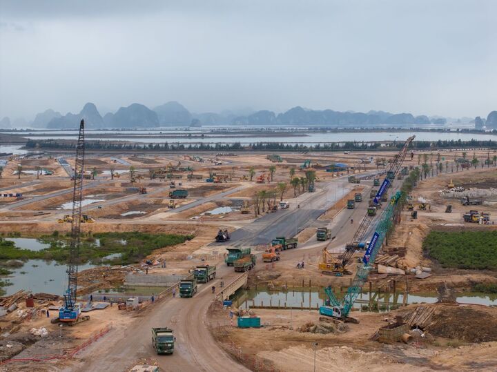 Sức nóng của Vinhomes Global Gate Hạ Long gia tăng từng ngày, song hành cùng tiến độ triển khai thần tốc.