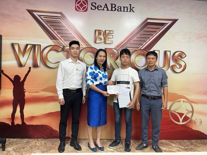 Sau nhiều năm nhận học bổng từ Quỹ SeADreams, em Khôi đạt ước mơ trở thành sinh viên Đại học Quốc gia Hà Nội.