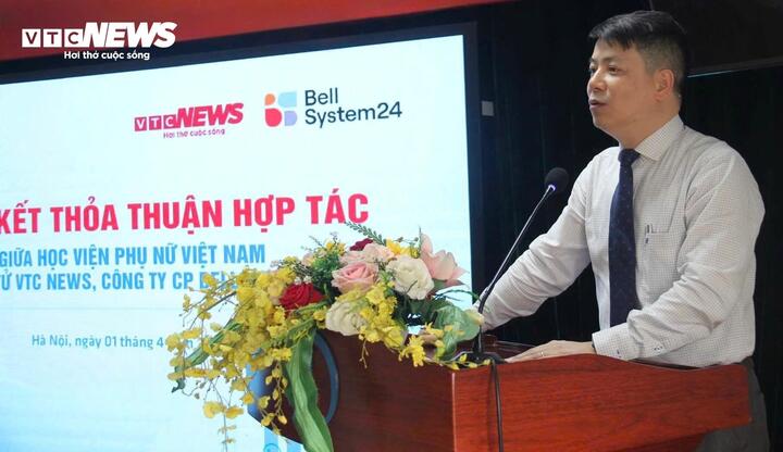 PGS.TS Trần Quang Tiến, Giám đốc Học viện Phụ nữ Việt Nam phát biểu tại lễ ký kết.