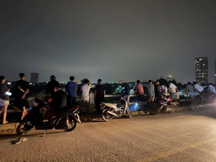 Hiện tung tích của 3 mẹ con vẫn chưa được tìm thấy.