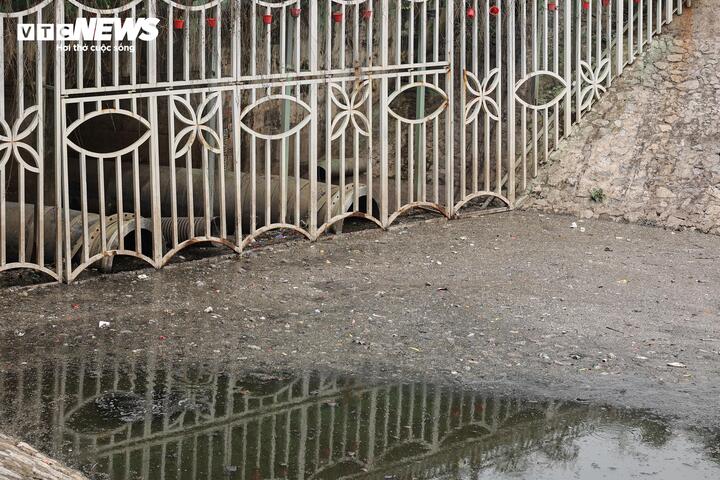 Hiện nay, hai tuyến ống bổ cập nước từ Hồ Tây ra sông Tô Lịch đang tạm dừng hoạt động, chưa thực hiện cấp nước.