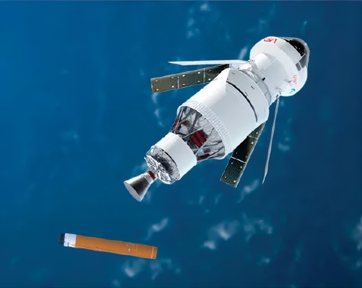 (3) Tầng lõi của tên lửa SLS ngừng hoạt động và tách ra. (Nguồn: Roen Kelly)