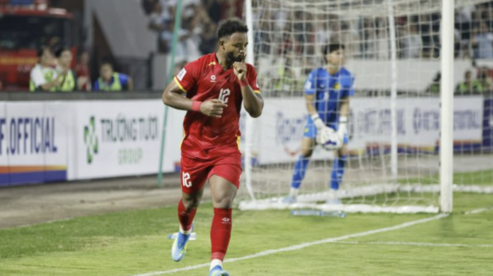 Xuân Son di chuyển linh hoạt, thường xuyên gây áp lực lên hàng phòng ngự Malaysia. (Nguồn: AFC)