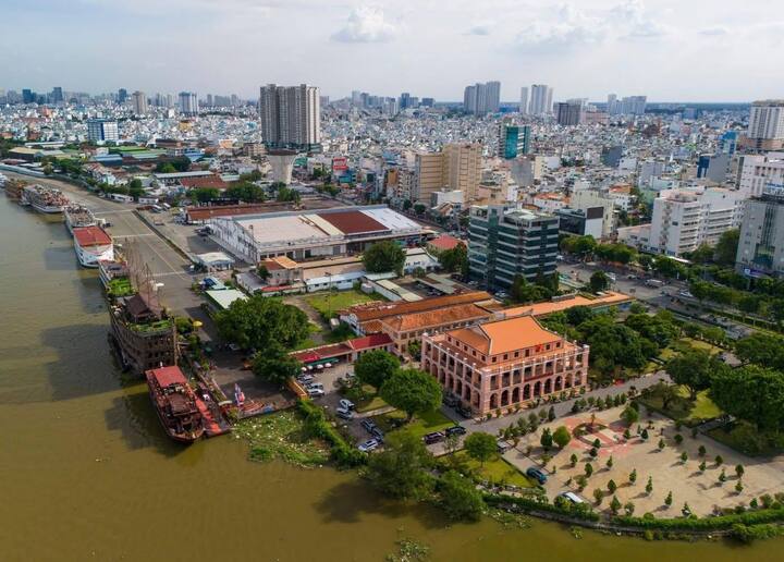 Dự án cảng Nhà Rồng – Khánh Hội và mở rộng khu di tích, Bảo tàng Hồ Chí Minh cũng nằm trong danh sách dự kiến động thổ dịp 30/4 năm nay.