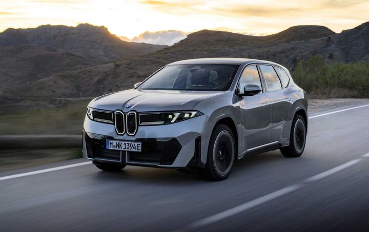 BMW iX3 nhận giải thưởng "Xe Thế giới của năm 2026". (Ảnh: BMW)