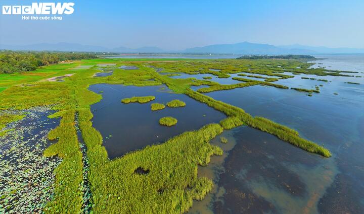 Tiểu vùng 3 (Phía Đông đầm) là Khu đô thị du lịch nghỉ dưỡng, giải trí và sân golf 36 hố quy mô 500 ha, cùng các quảng trường biển và công viên ven biển. Tiểu vùng 4 (Phía Bắc đầm) để chỉnh trang các khu dân cư ven biển thành điểm du lịch cộng đồng và phát triển khu nghỉ dưỡng biển.