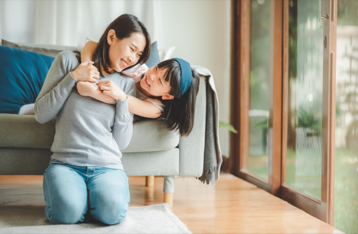 Cha mẹ nên quan tâm đến từng những chi tiết nhỏ trong quá trình chuẩn bị sữa cho con để con phát triển tốt nhất. (Ảnh minh họa)