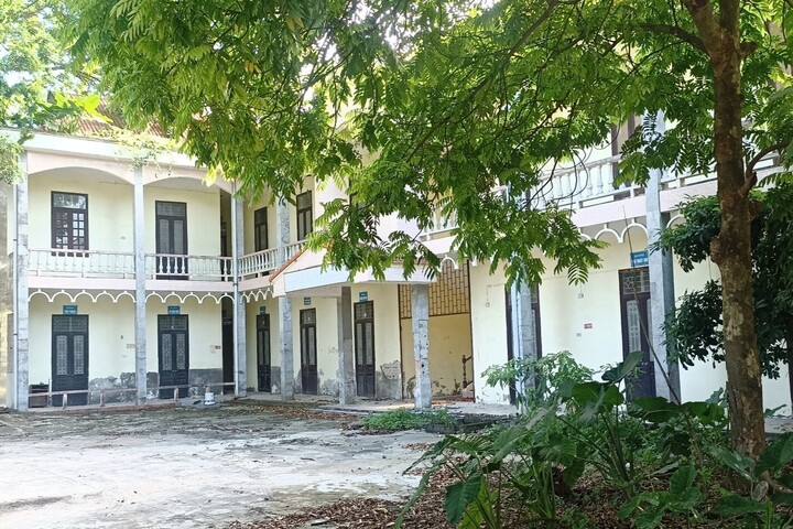 Một số tài sản công tại Ninh Bình đang bị bỏ phí hoặc khai thác không đúng quy định, trong khi nhu cầu sử dụng đất đai phục vụ phát triển kinh tế - xã hội vẫn rất lớn. (Ảnh: Trần Nghị)