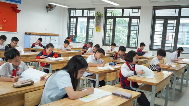 Các trường tại Hà Nội kỳ vọng việc sớm hoàn thiện khung pháp lý sẽ giúp tháo gỡ các vướng mắc, để tiếng Anh sớm trở thành ngôn ngữ thứ hai. (Ảnh minh họa)