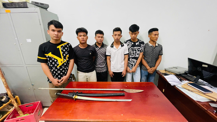 Nhóm thanh niên bị khởi tố hình sự.