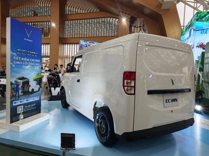 VinFast EC Van cửa trượt: Giải pháp vận chuyển linh hoạt trong phố - 6