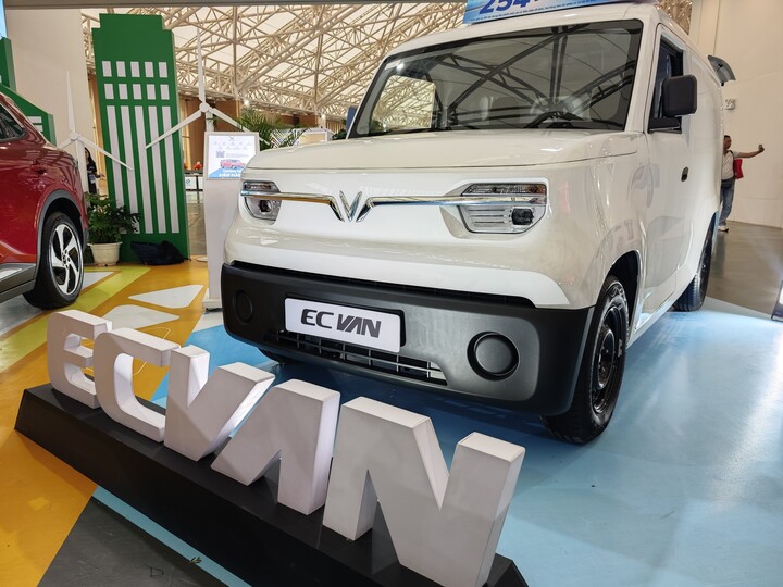 VinFast EC Van cửa trượt: Giải pháp vận chuyển linh hoạt trong phố - 1