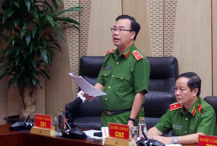 Thiếu tướng Lê Văn Tân, Phó Chánh Văn phòng Cơ quan Cảnh sát điều tra Bộ Công an trả lời báo chí.