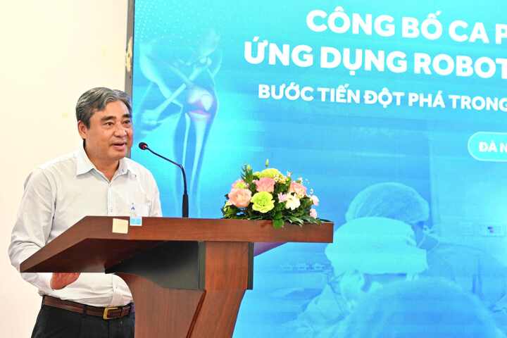 BS.CKII Trương Văn Trình - Phó Giám đốc Sở Y tế TP Đà Nẵng - phát biểu tại buổi lễ.