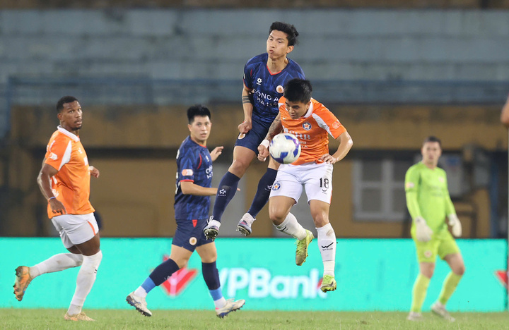 Trực tiếp bóng đá CLB Công an Hà Nội 1-0 SHB Đà Nằng: Ngoại binh lập cú đúp - 1