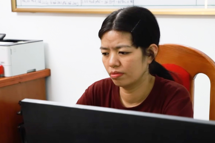 Chu Thị Hòa tại cơ quan công an. (Ảnh: Công an tỉnh Lào Cai)