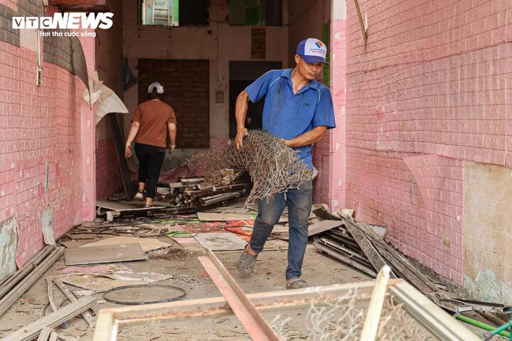 Người dân tháo dỡ tài sản phục vụ dự án mở đường Tam Trinh, Lĩnh Nam - 6