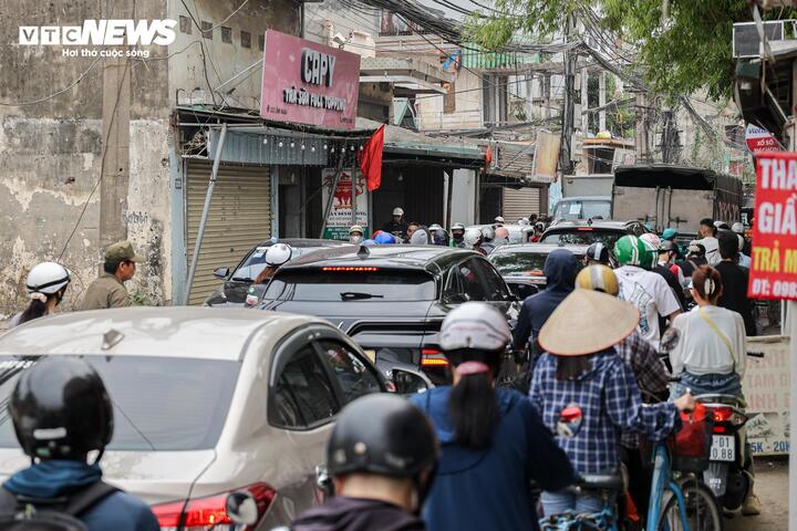 Hai tuyến đường Tam Trinh và Lĩnh Nam đã chậm tiến độ hơn một thập kỷ, trong khi khu vực xung quanh liên tục phát triển với hàng loạt dự án, khu đô thị và chung cư, khiến áp lực giao thông ngày càng gia tăng. Việc đẩy nhanh thi công, hoàn tất giải phóng mặt bằng được kỳ vọng sẽ góp phần giải quyết tình trạng ùn tắc, đồng thời tạo động lực thúc đẩy phát triển khu vực phía Nam Thủ đô.