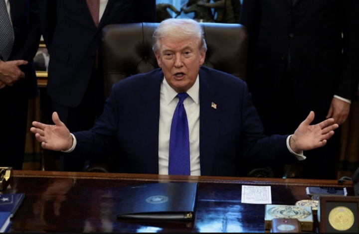 Tổng thống Mỹ Donald Trump trả lời báo giới tại Nhà Trắng. Ảnh: Reuters