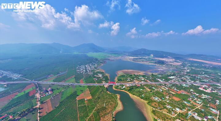 Toàn tuyến có tổng chiều dài khoảng 15 km, đi qua địa bàn các xã Đak Đoa, phường An Phú và Biển Hồ được kỳ vọng góp phần thúc đẩy phát triển Kinh tế - Xã hội địa phương đô thị phía tây Gia Lai.