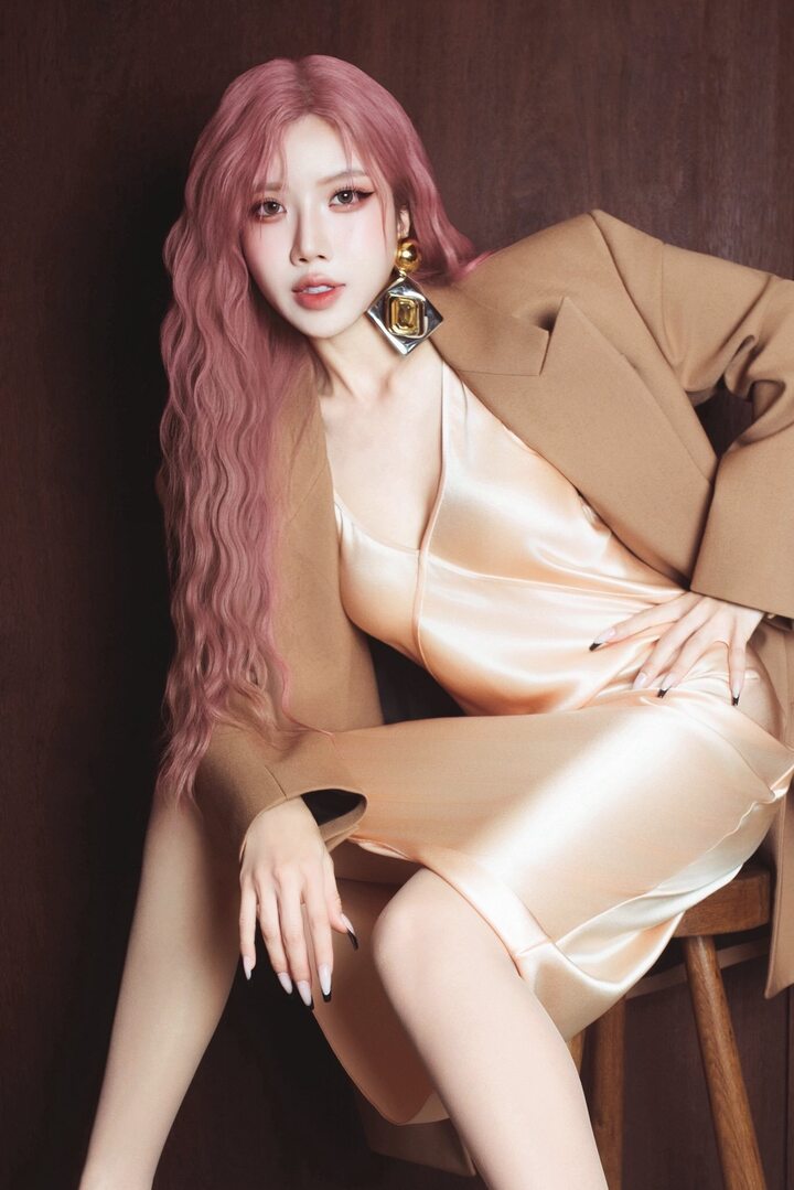 Ngay trong tập mở màn, Trang Pháp gây chú ý khi đối đầu nhà vô địch Olympic Vương Mông và giành chiến thắng với 382 điểm. Dù tiết mục gặp trục trặc về dàn dựng, nữ ca sĩ vẫn được đánh giá cao nhờ khả năng hát live ổn định và phong thái trình diễn tự tin.